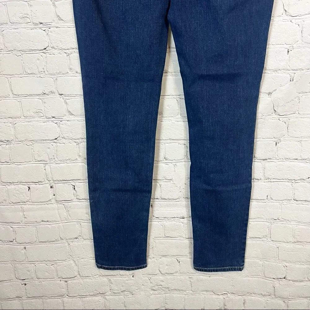 Chicos Straight Leg So Slimming Jeans Dark Wash size 0